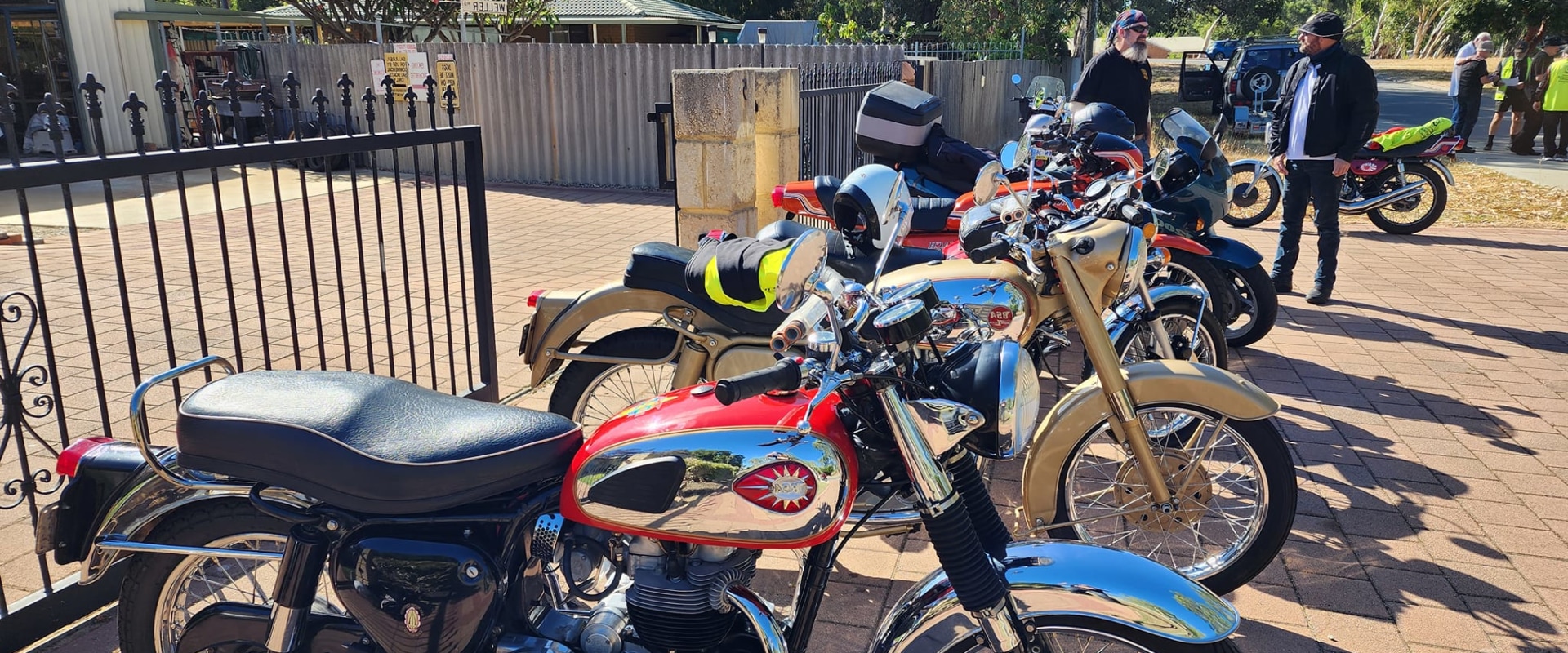Expert Panels on Vintage Motorcycle History: A Comprehensive Look into the Past