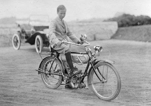The Early Evolution of Motorcycles